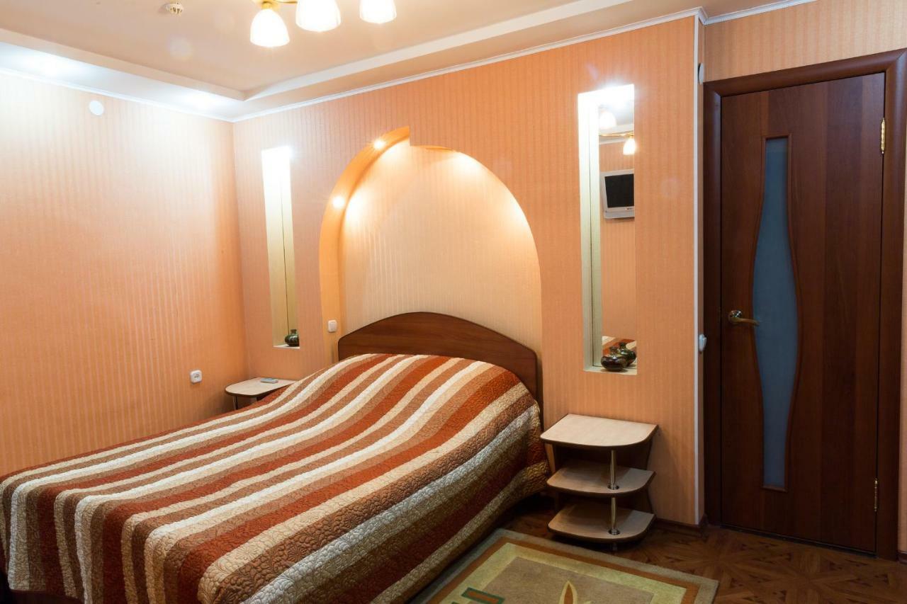 Tourist Hotel Öskemen Buitenkant foto