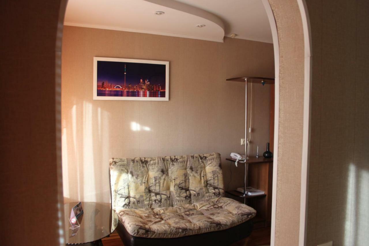 Tourist Hotel Öskemen Buitenkant foto