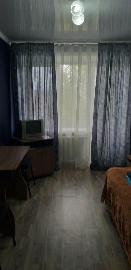 Tourist Hotel Öskemen Buitenkant foto