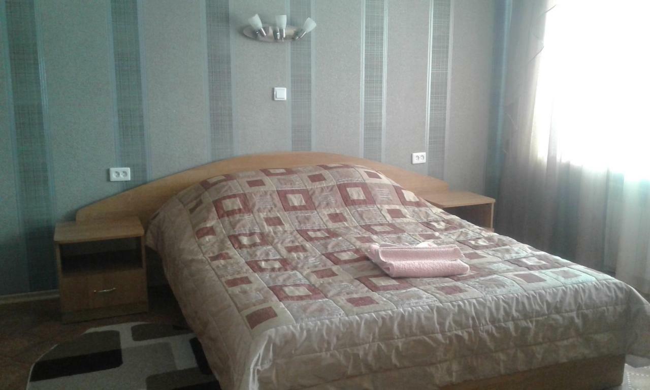 Tourist Hotel Öskemen Kamer foto